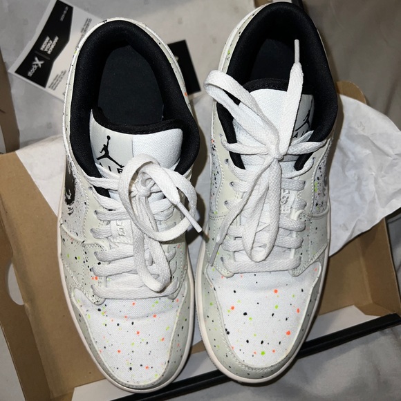 Jordan 1 Low “Brushstroke” - Picture 2 of 8